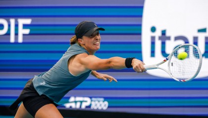 开云体育平台-斯瓦泰克迈阿密站爆冷一轮游 连续首战获胜纪录遭终结