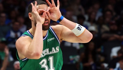 开云体育平台-还会继续吗？克莱还剩最后一年1746万 休赛期最高可续4年1.1亿