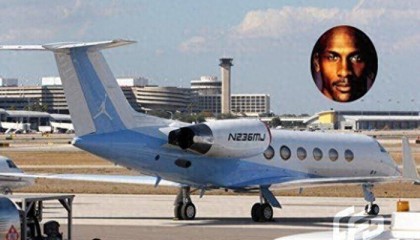 Kaiyun Sports-开云体育-乔丹的飞机，科比的飞机，杜兰特的飞机，没有对比就没有尴尬|科比·布莱恩特|凯文·杜兰特|詹姆斯|NBA|迈克尔·乔丹_新浪体育_新浪新闻