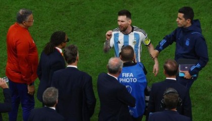 开云-爱游戏-梅西向荷兰2球射手爆粗口 范加尔：点球又输是耻辱