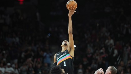 开云登录入口-收官战马刺迎战掘金 文班缺阵 瓦塞尔出战 卡斯尔出战成疑