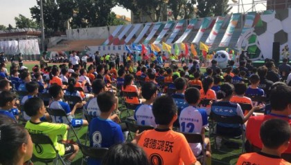 Kaiyun Sports-开云体育-足球让城市精彩!北京首届社区杯八人制足球赛开幕